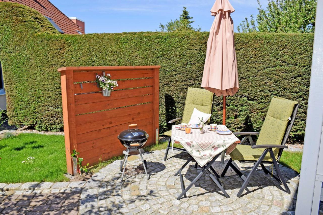 Ferienhaus zum Hafen in Altefähr Exterior foto