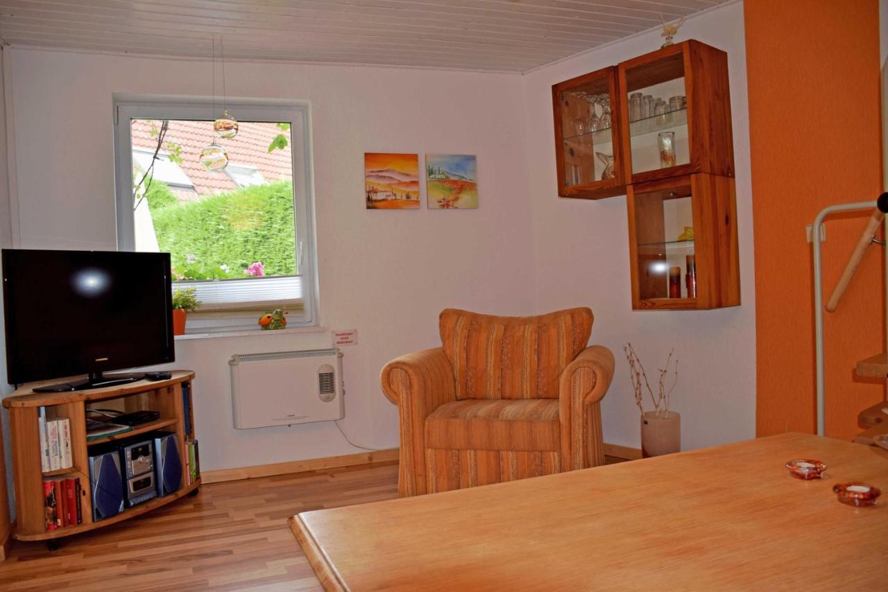 Ferienhaus zum Hafen in Altefähr Exterior foto